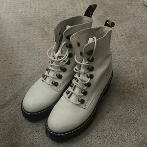 SOLD Dr Marten Leona Boots
